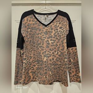 Est. 1946 Cheetah Henley Womans Size L  Lace long Sleeve Animal Print EUC
